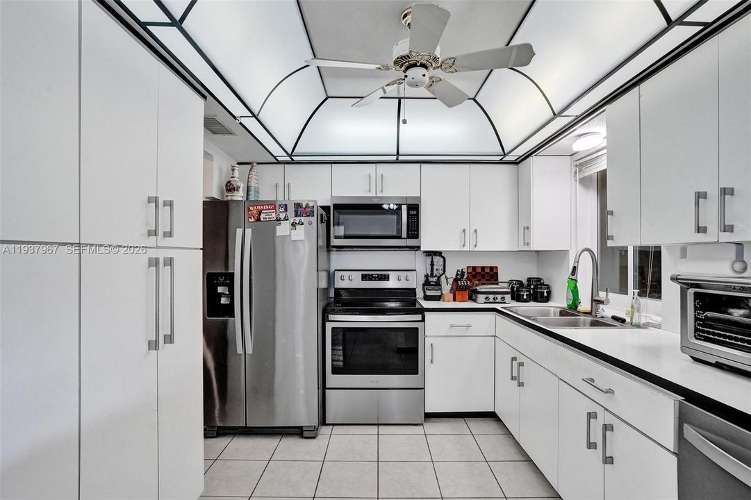 For Sale: $595,000 (3 beds, 2 baths, 1449 Square Feet)