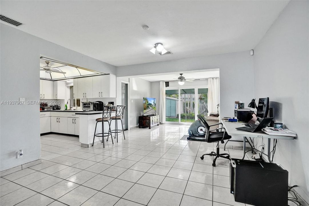 For Sale: $595,000 (3 beds, 2 baths, 1449 Square Feet)