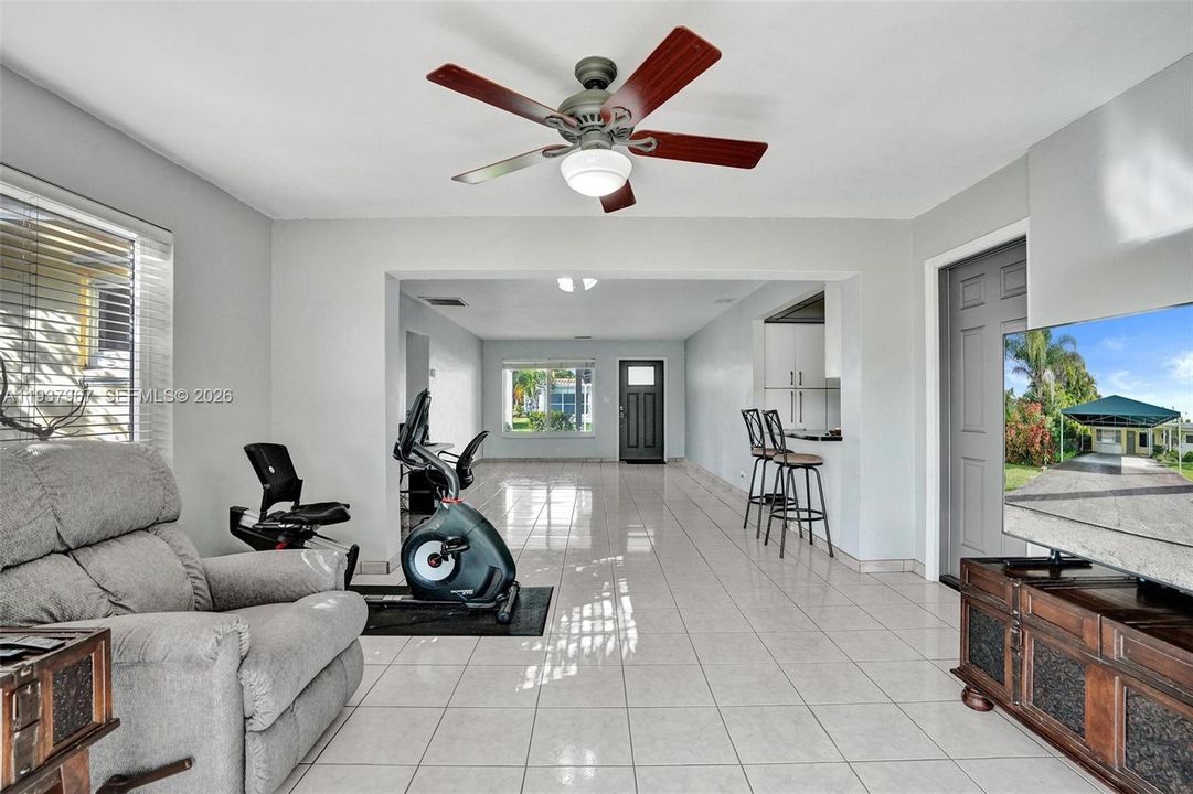 For Sale: $595,000 (3 beds, 2 baths, 1449 Square Feet)