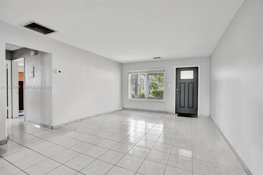 For Sale: $595,000 (3 beds, 2 baths, 1449 Square Feet)