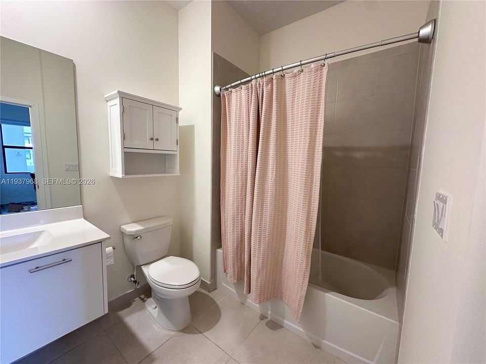 En Venta: $399,000 (2 camas, 2 baños, 1072 Pies cuadrados)