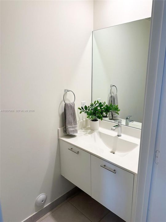 En Venta: $399,000 (2 camas, 2 baños, 1072 Pies cuadrados)