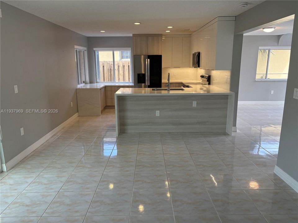 待售: $650,000 (3 贝兹, 2 浴室, 1479 平方英尺)