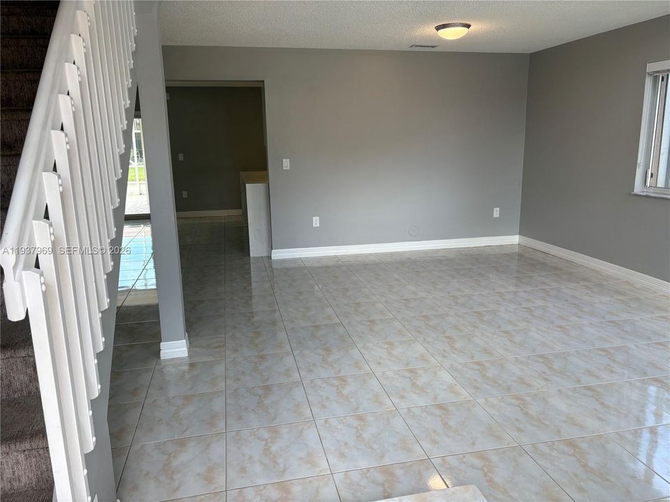 待售: $650,000 (3 贝兹, 2 浴室, 1479 平方英尺)