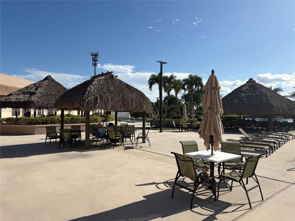 待售: $650,000 (3 贝兹, 2 浴室, 1479 平方英尺)