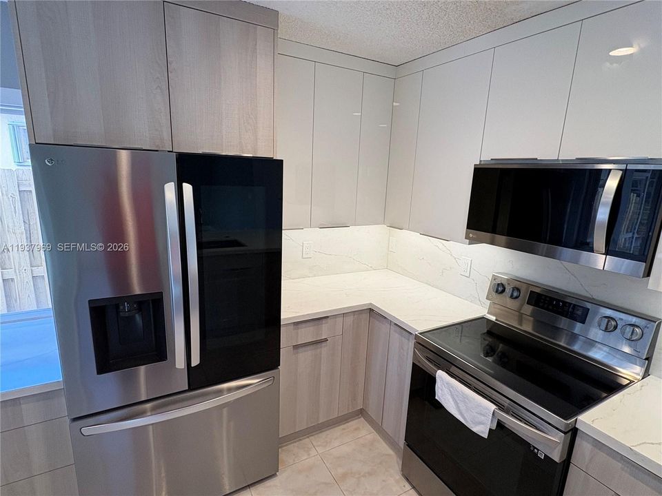 待售: $650,000 (3 贝兹, 2 浴室, 1479 平方英尺)