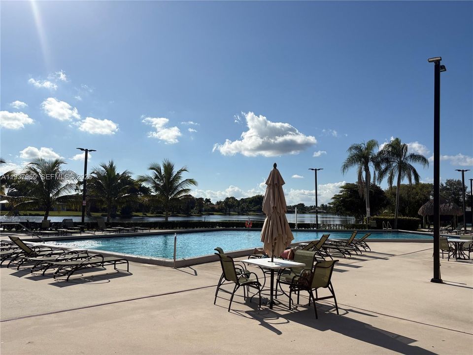 待售: $650,000 (3 贝兹, 2 浴室, 1479 平方英尺)