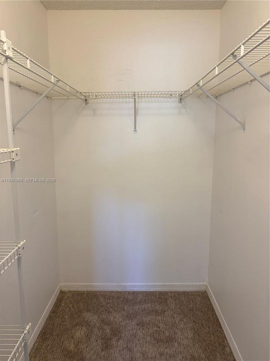 待售: $650,000 (3 贝兹, 2 浴室, 1479 平方英尺)