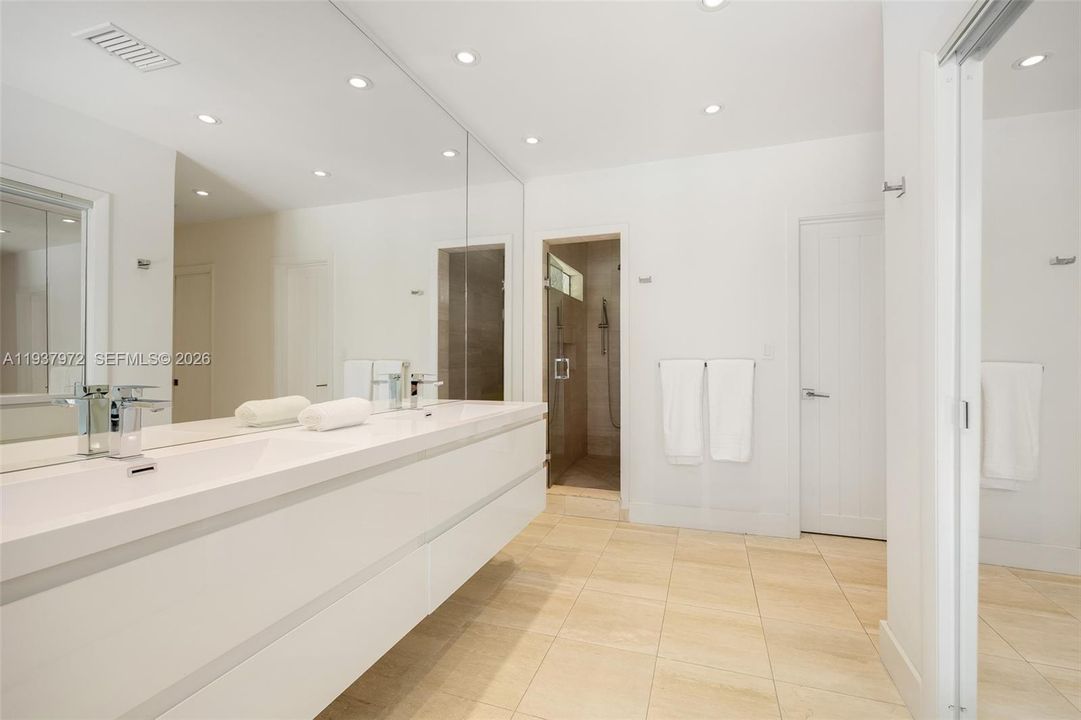 En Renta: $25,000 (5 camas, 5 baños, 3729 Pies cuadrados)