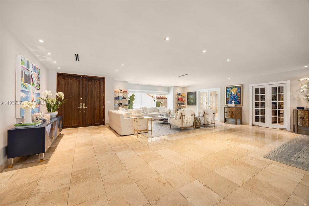 En Renta: $25,000 (5 camas, 5 baños, 3729 Pies cuadrados)