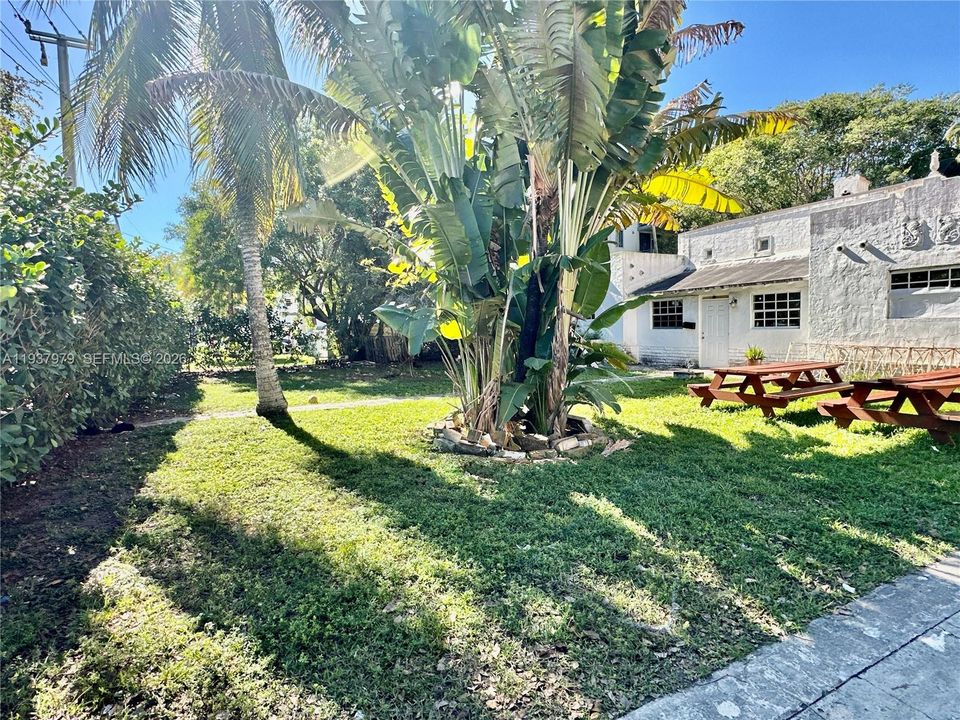 На продажу: $800,000 (3 спален, 2 ванн, 2020 Квадратных фут)