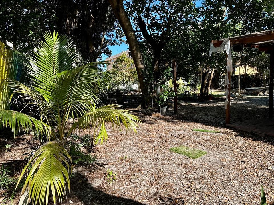 На продажу: $800,000 (3 спален, 2 ванн, 2020 Квадратных фут)