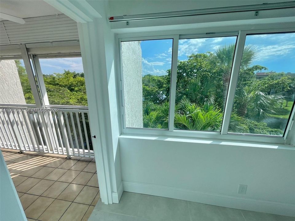 For Rent: $2,200 (1 beds, 1 baths, 845 Square Feet)