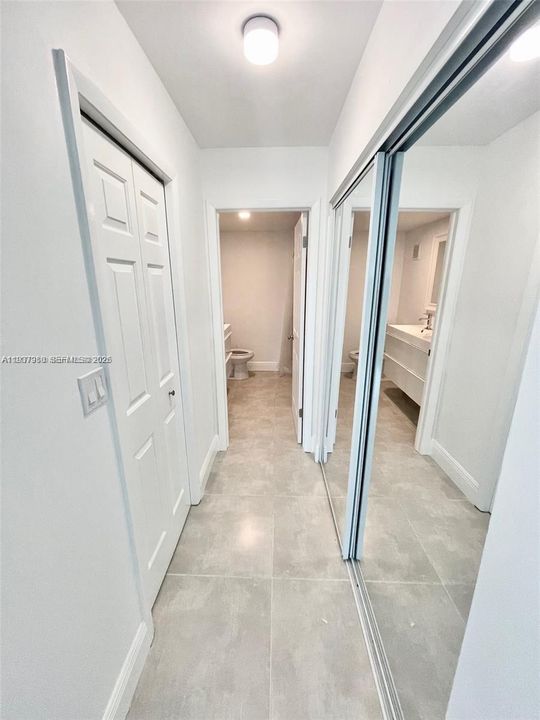 For Rent: $2,200 (1 beds, 1 baths, 845 Square Feet)