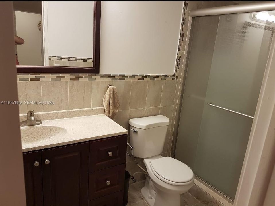 For Rent: $2,700 (2 beds, 2 baths, 1005 Square Feet)