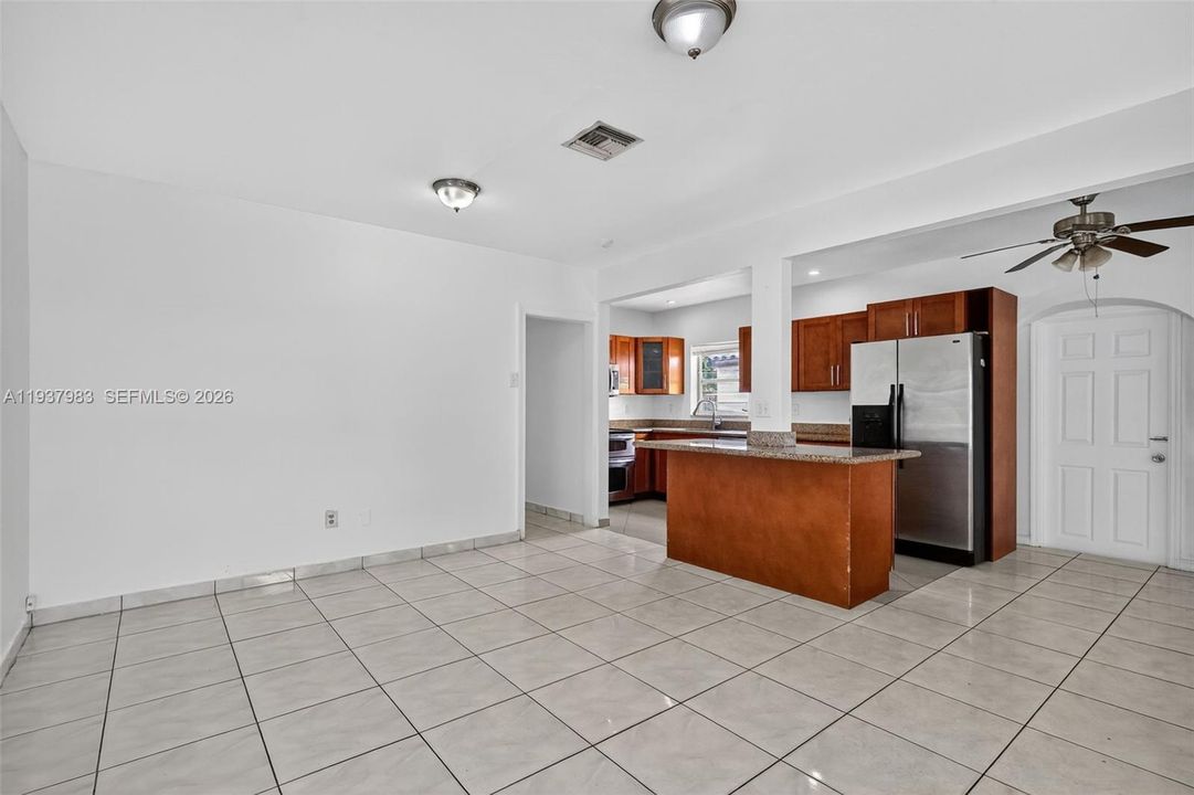 For Sale: $499,000 (4 beds, 3 baths, 1276 Square Feet)