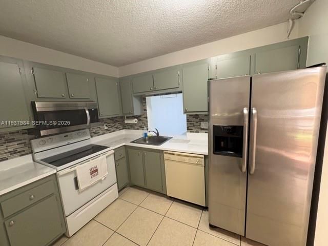 For Rent: $2,250 (2 beds, 2 baths, 1038 Square Feet)