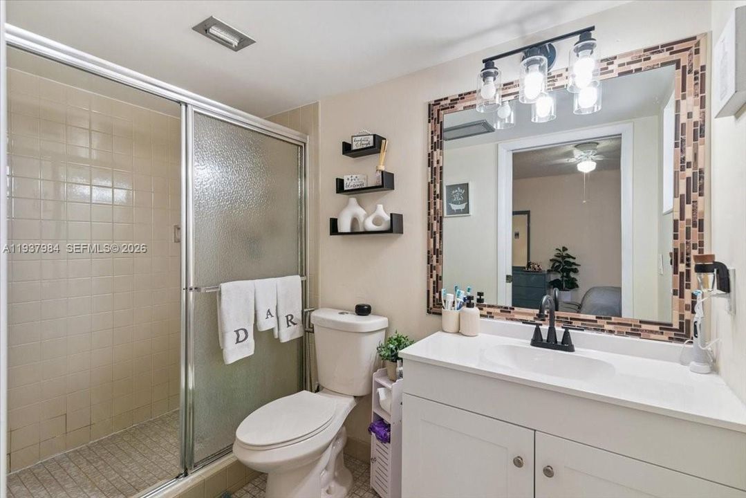 For Rent: $2,250 (2 beds, 2 baths, 1038 Square Feet)