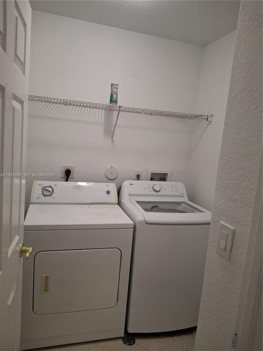 出租: $2,500 (2 贝兹, 2 浴室, 1450 平方英尺)