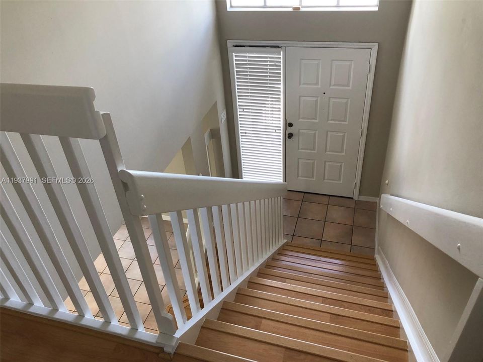 En Venta: $724,900 (4 camas, 2 baños, 1725 Pies cuadrados)