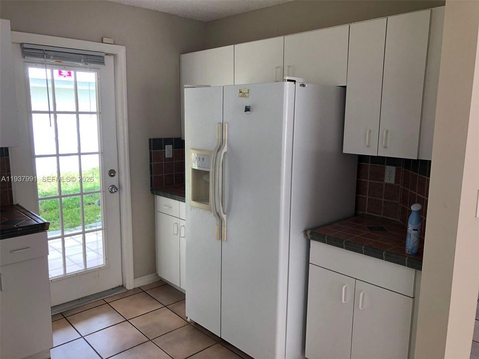 En Venta: $724,900 (4 camas, 2 baños, 1725 Pies cuadrados)