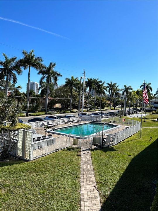 For Rent: $1,850 (1 beds, 1 baths, 494 Square Feet)