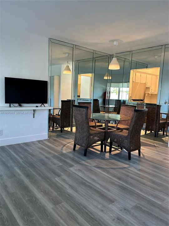 For Rent: $1,850 (1 beds, 1 baths, 494 Square Feet)