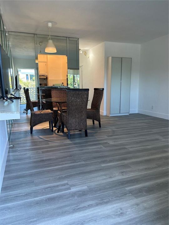 For Rent: $1,850 (1 beds, 1 baths, 494 Square Feet)