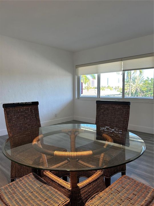 For Rent: $1,850 (1 beds, 1 baths, 494 Square Feet)