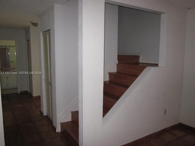 En Venta: $699,900 (4 camas, 2 baños, 2304 Pies cuadrados)