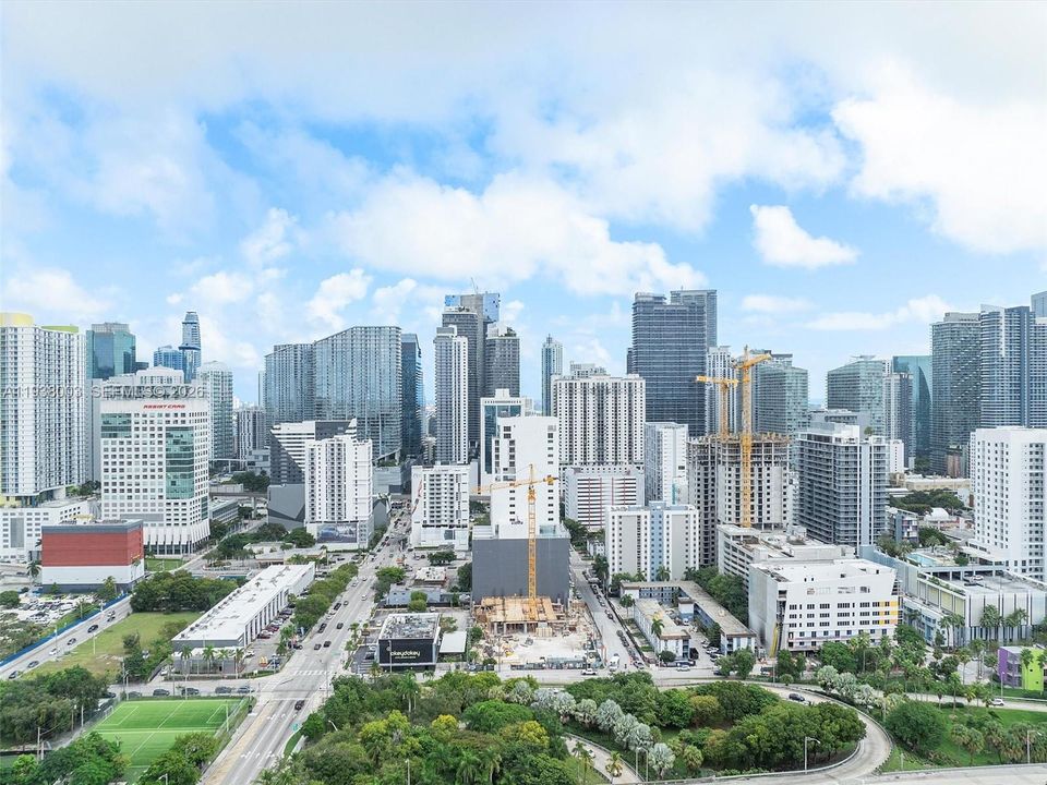 En Venta: $774,000 (2 camas, 2 baños, 809 Pies cuadrados)