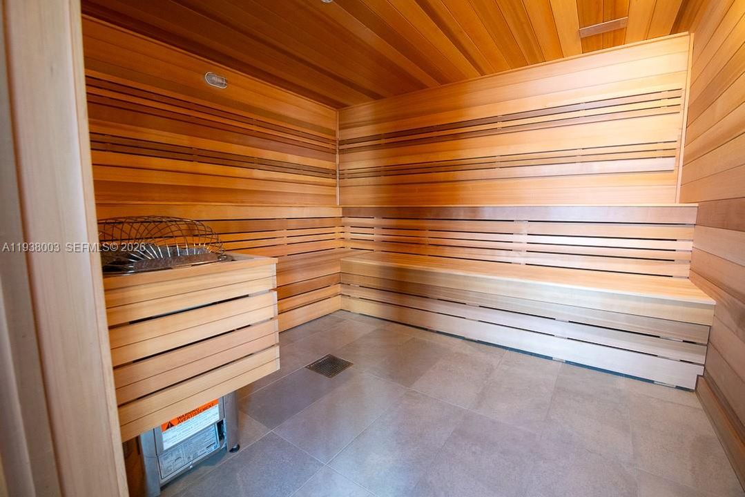 En Venta: $774,000 (2 camas, 2 baños, 809 Pies cuadrados)