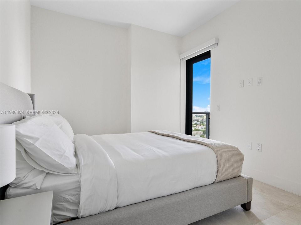 En Venta: $774,000 (2 camas, 2 baños, 809 Pies cuadrados)