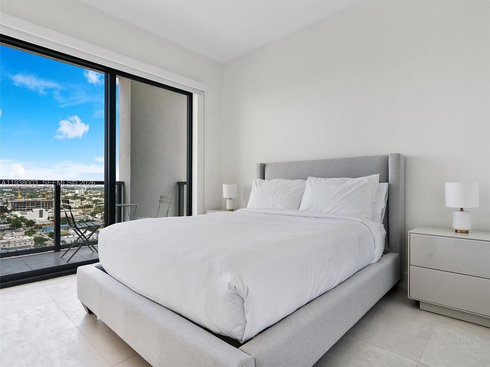 En Venta: $774,000 (2 camas, 2 baños, 809 Pies cuadrados)