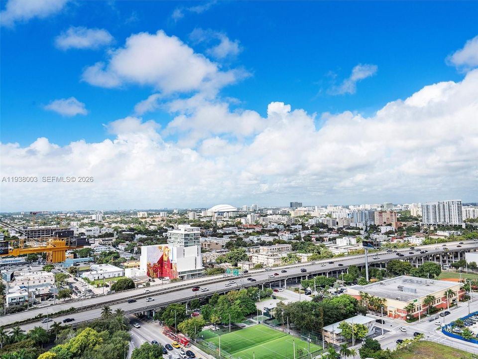 En Venta: $774,000 (2 camas, 2 baños, 809 Pies cuadrados)