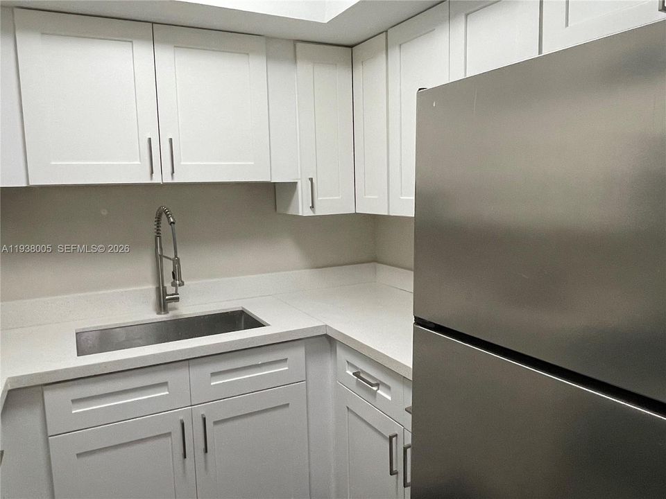 В аренду: $2,100 (2 спален, 1 ванн, 6580 Квадратных фут)