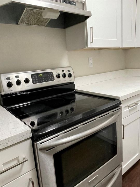 В аренду: $2,100 (2 спален, 1 ванн, 6580 Квадратных фут)