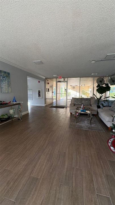 For Rent: $2,500 (3 beds, 2 baths, 1300 Square Feet)