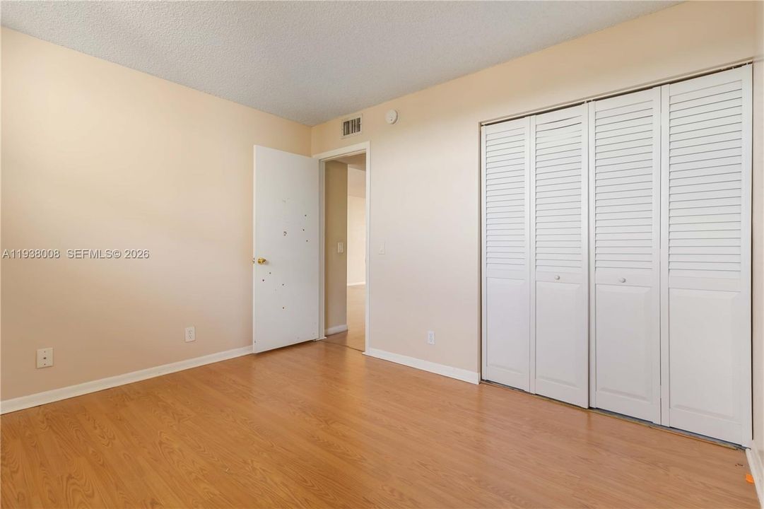 For Sale: $99,999 (2 beds, 2 baths, 920 Square Feet)