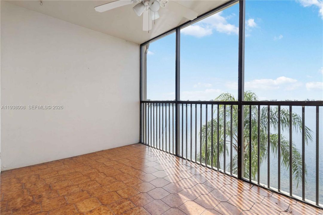 For Sale: $99,999 (2 beds, 2 baths, 920 Square Feet)