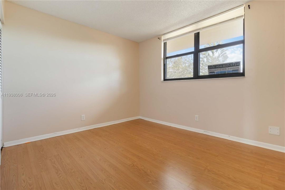 For Sale: $99,999 (2 beds, 2 baths, 920 Square Feet)