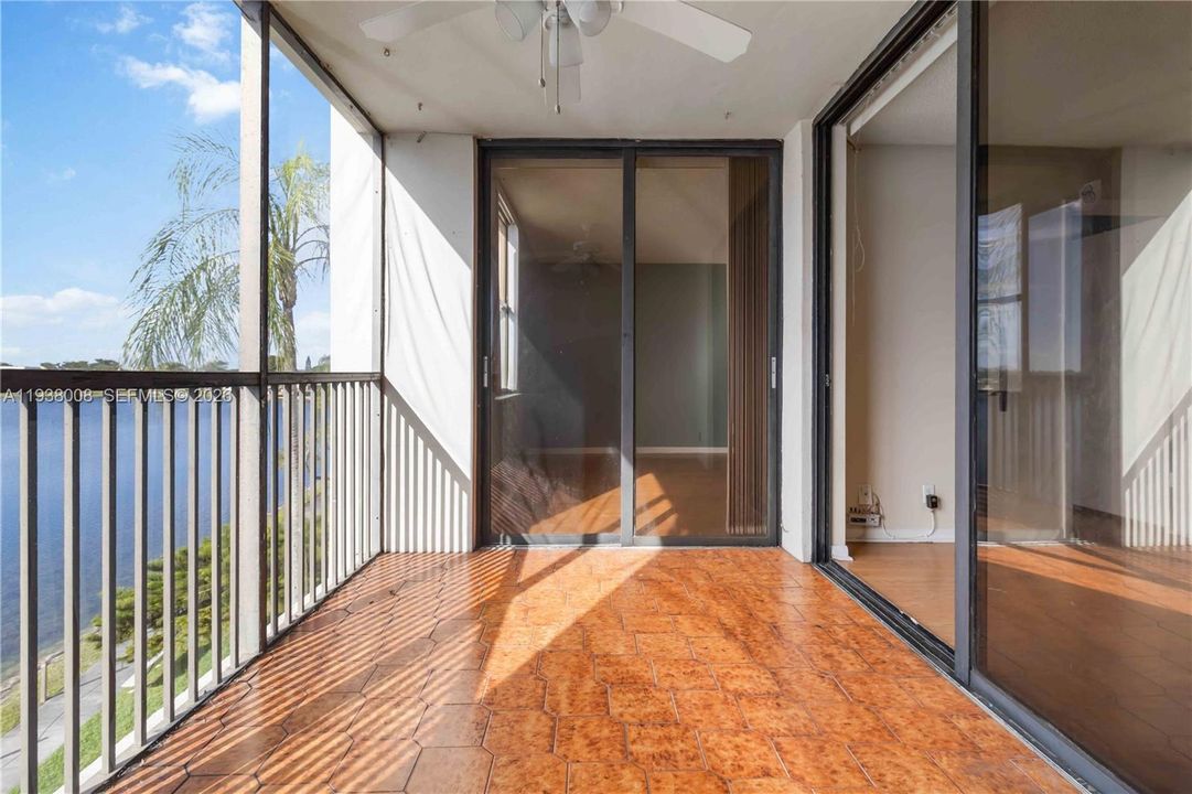 For Sale: $99,999 (2 beds, 2 baths, 920 Square Feet)