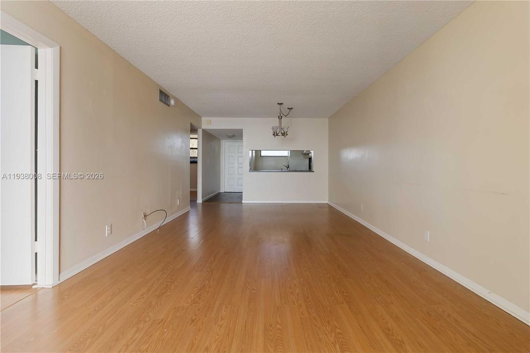 For Sale: $99,999 (2 beds, 2 baths, 920 Square Feet)