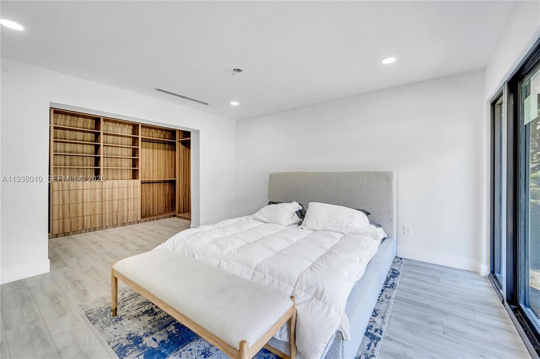 En Venta: $2,500,000 (5 camas, 4 baños, 3280 Pies cuadrados)