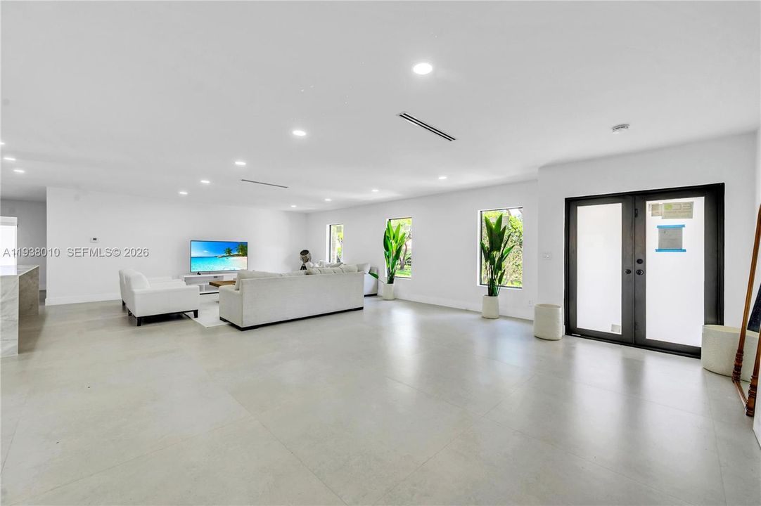 En Venta: $2,500,000 (5 camas, 4 baños, 3280 Pies cuadrados)