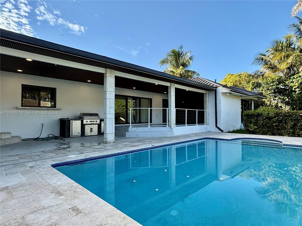 En Venta: $2,500,000 (5 camas, 4 baños, 3280 Pies cuadrados)