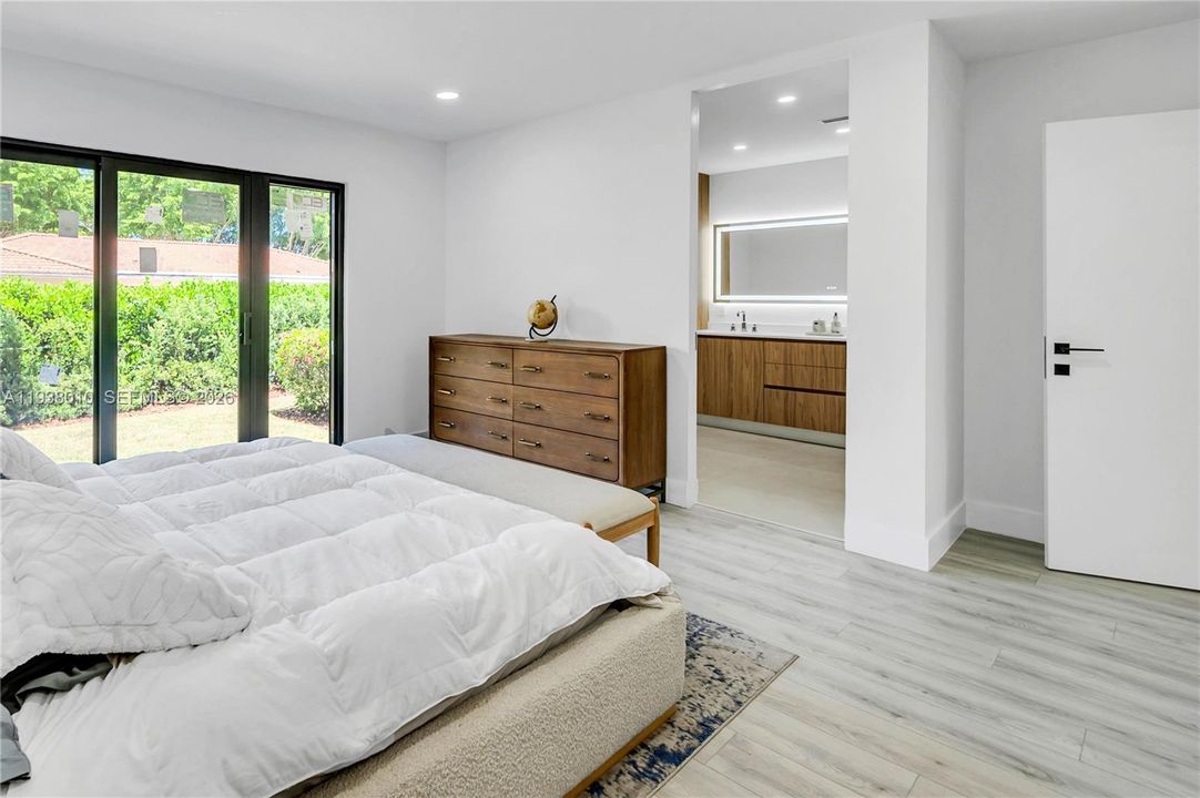 En Venta: $2,500,000 (5 camas, 4 baños, 3280 Pies cuadrados)