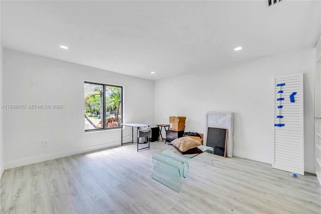 En Venta: $2,500,000 (5 camas, 4 baños, 3280 Pies cuadrados)