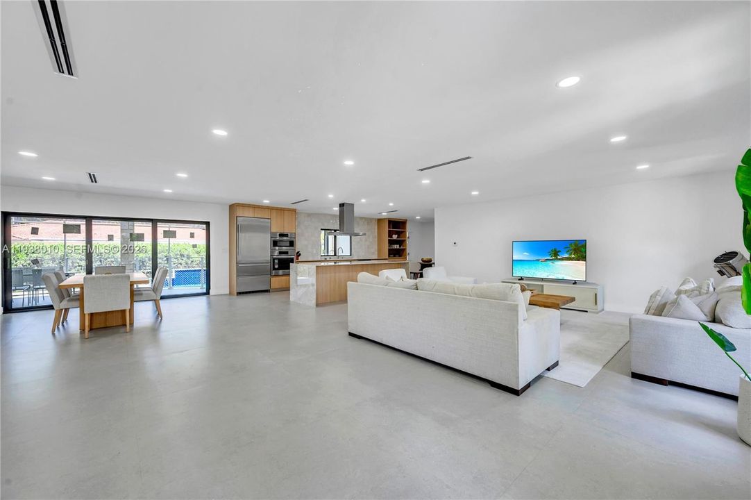 En Venta: $2,500,000 (5 camas, 4 baños, 3280 Pies cuadrados)