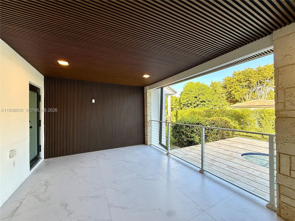 En Venta: $2,500,000 (5 camas, 4 baños, 3280 Pies cuadrados)